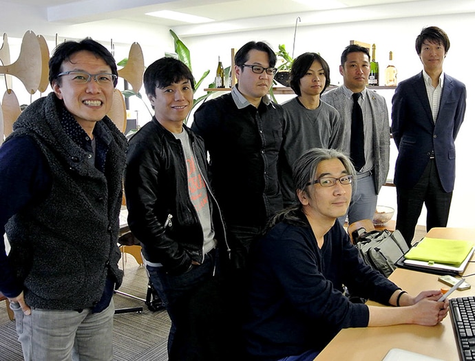 Image: Sitting: Kōei Ishizaki Standing (left to right): Kōsei Ueyama (Nest+Visual), Yoshiya Okoyama (wise), Kōji Onomichi (Crank), Yūta Shimakawa (Nest+Visual), Yoshiaki Ishigaya (TYO Technical Ranch), Aoki Takashi (Sony)