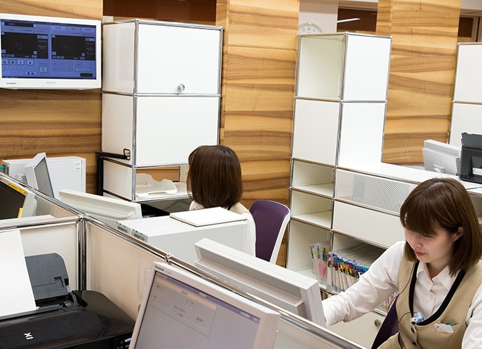 Fujita Eye Clinic working in a office