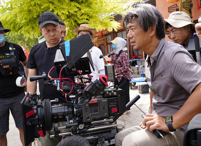 Side view of VENICE with cameraman