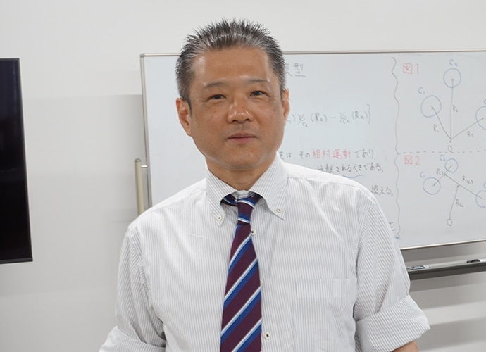 Close-up shot of the lecturer Hiroshi Masui