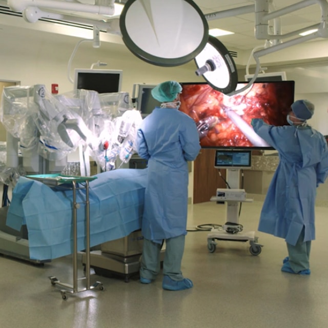 Surgeons use Sony's medical display in robotic surgery