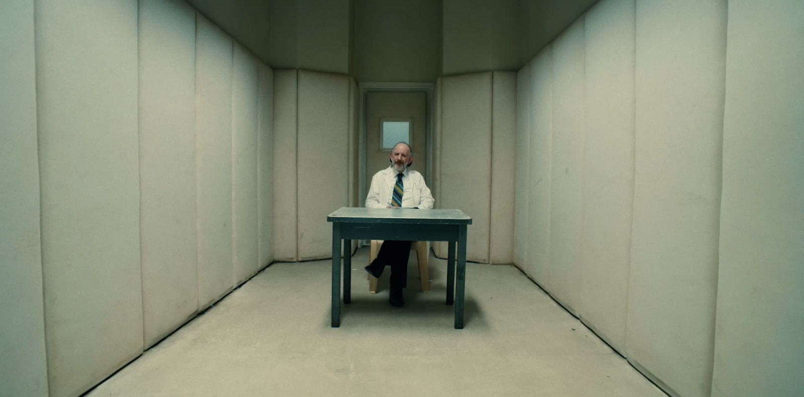 Padded hospital room in Russian Doll scene