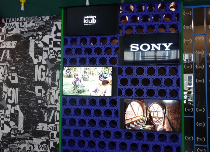 A wall with Sony BRAVIA Displays at the Outriders Club