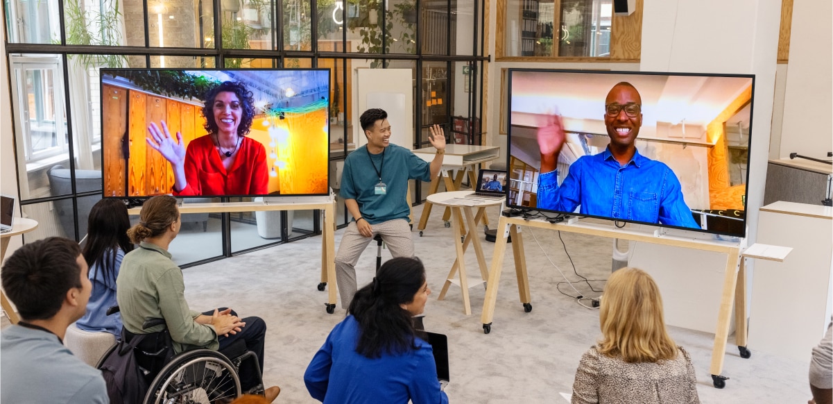 University hall with in-person and online students on the BRAVIA display