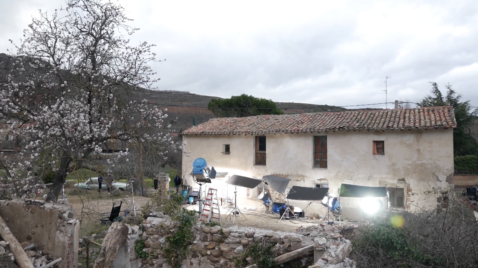 House with M40 HMI lights outside and reflectors to provide greater illumination