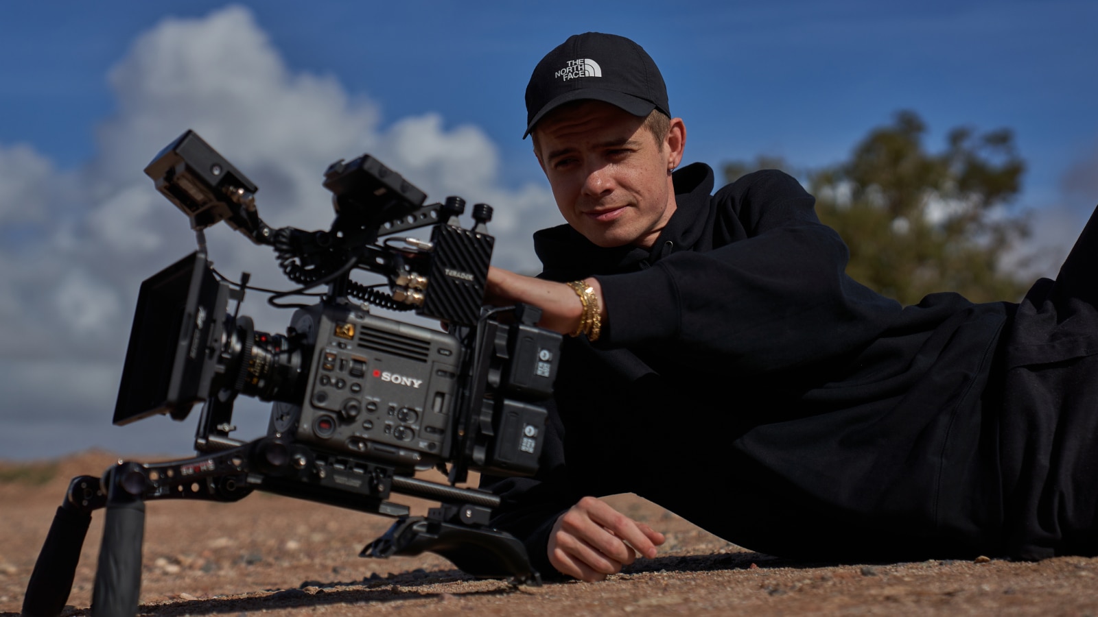 Oskar Folmann mit der digitalen Filmkamera BURANO