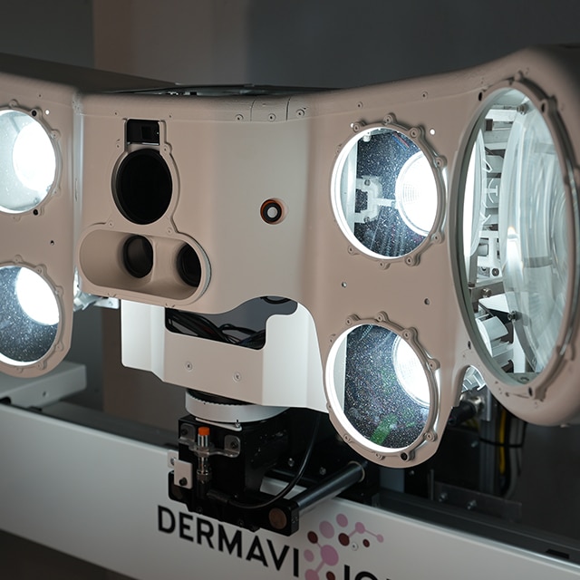 A medical device that scans and gathers images of dermatologist’s patients.